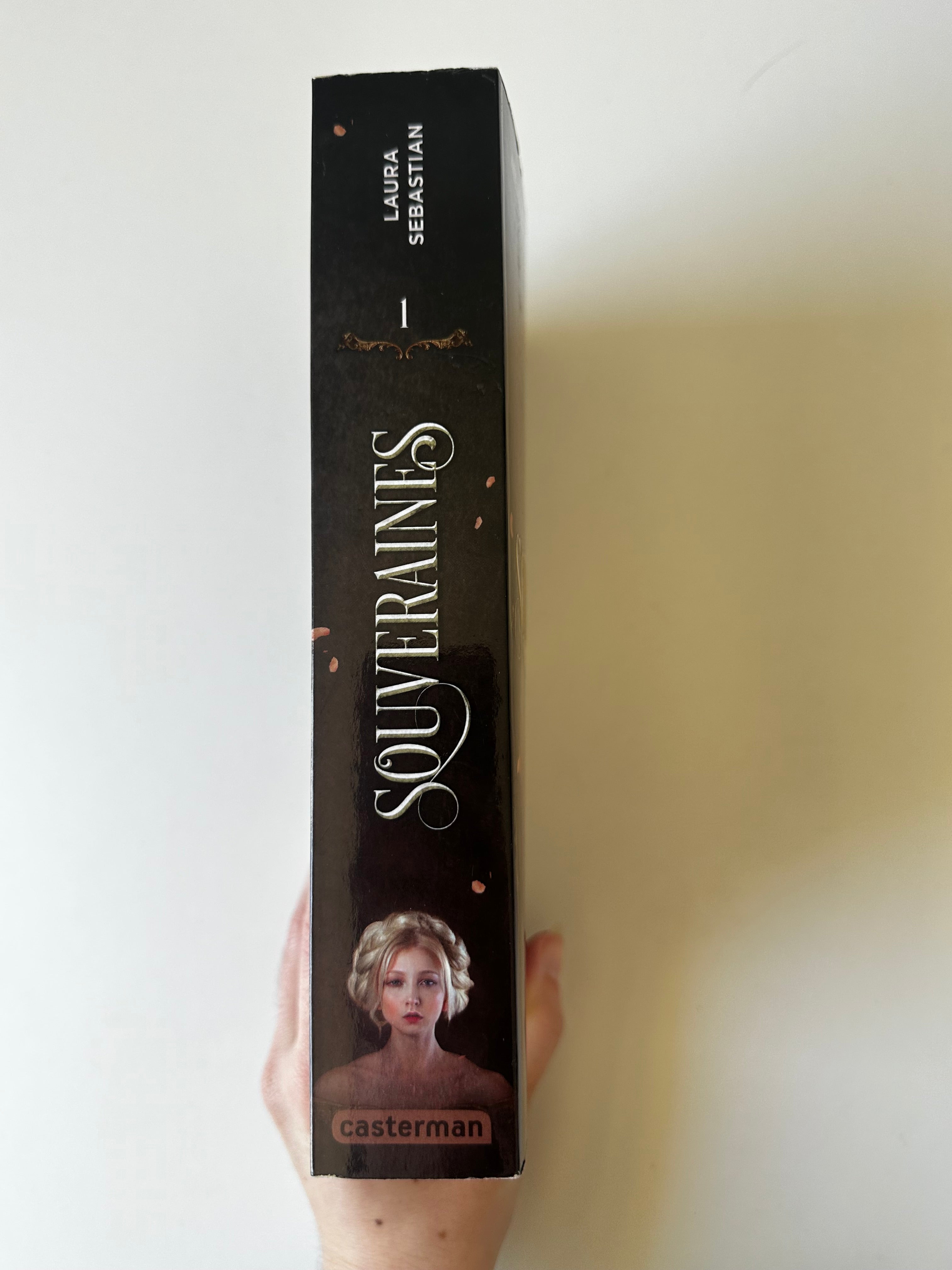 Souveraines Tome 1 de Laura Sebastian - Occasion